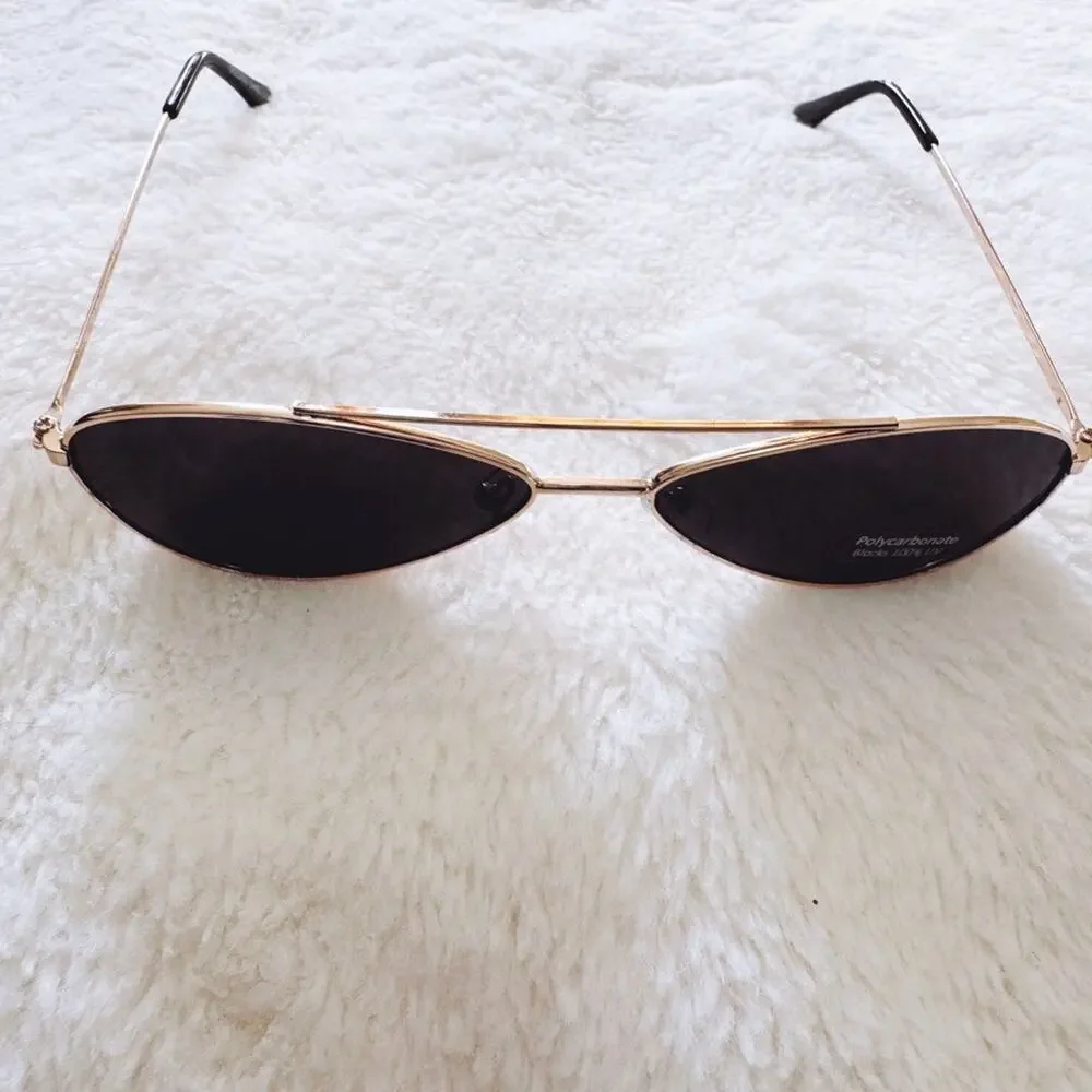 Carl Black w/ Gold Rims Aviator Sunglasses